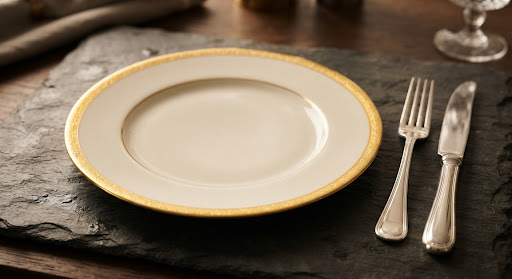 High-Alumina Vitrified Fine Porcelain plate with gold rim